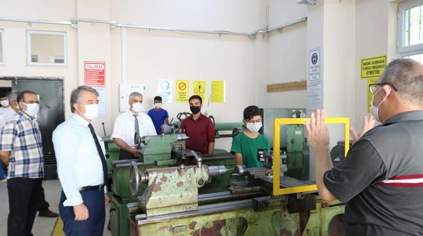 Meslek ve teknik eğitim kurumları uygulama eğitimlerine başladı