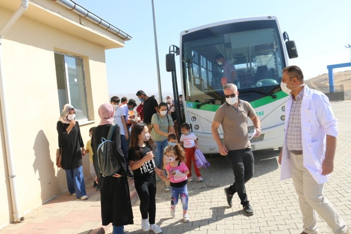 Siirtli &ccedil;ocuklara hayvan sevgisi anlatıldı