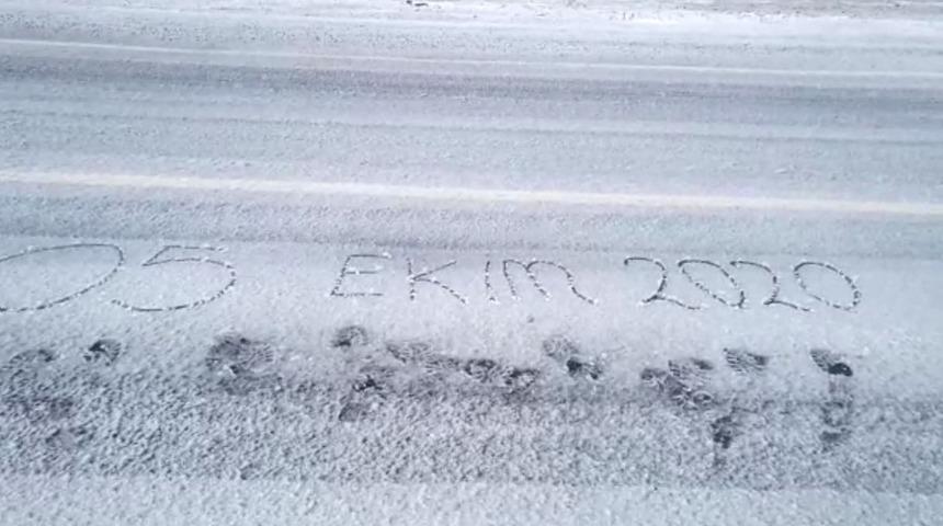 Mevsimin ilk karı! Posof ilçesi beyaza büründü