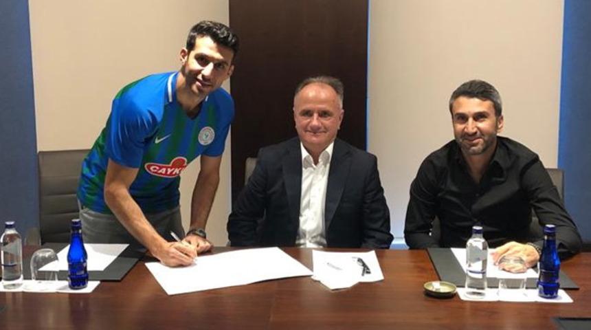 Çaykur Rizespor, İsmail Köybaşı'yı transfer ettiğini resmen açıkladı!