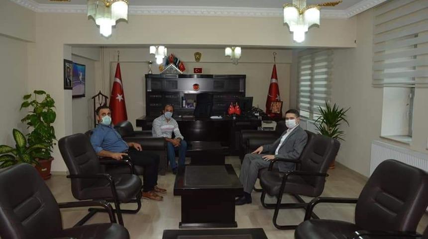 Eski kaymakamdan halefi yeni kaymakama ziyaret