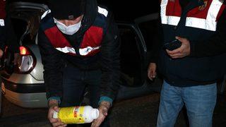 Osmanlı ve Bizans dönemine ait sikkeleri ilaç kutusunda kaçırırken yakalandılar