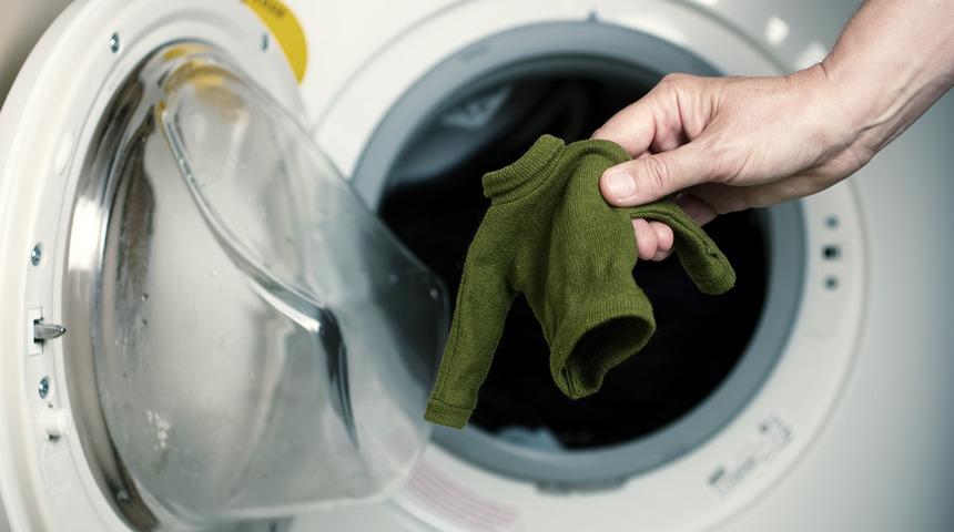 Yıkadıktan sonra k&uuml;&ccedil;&uuml;len kazağınızı eski haline getirebilirsiniz 