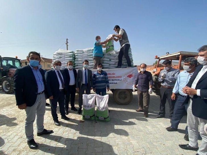 Altıntaş’ta Tarım ve Orman Bakanlığı bütçeli tohum dağıtımı G2