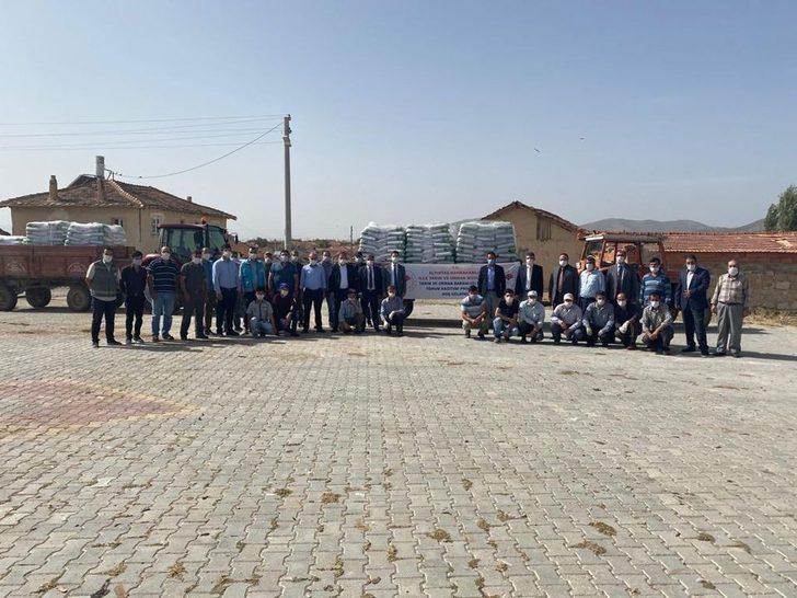 Altıntaş’ta Tarım ve Orman Bakanlığı bütçeli tohum dağıtımı G3