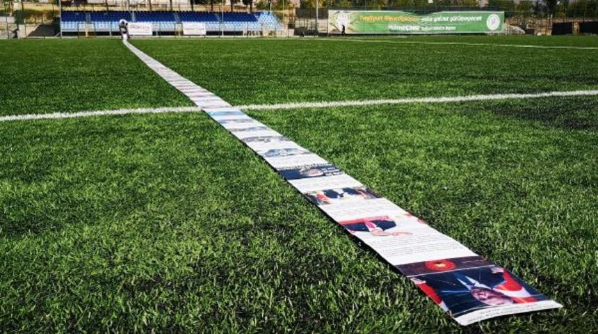 Cumhurbaşkanı Erdoğan için 251 metre uzunluğunda şiir yazdı