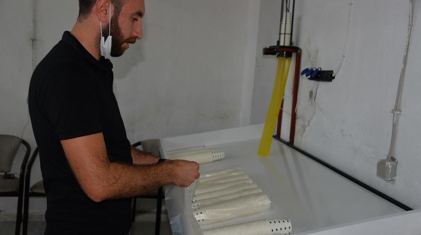  Koronavirüsü fırsata çevirdi, şoförlüğü bırakıp kağıt bardak tesisi kurdu