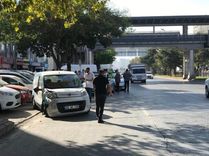 5 aracın karıştığı zincirleme kazada şans eseri yaralanan olmadı G1