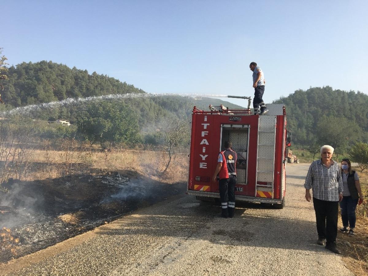 Bilecik&rsquo;te &ccedil;ıkan yangın ormana sı&ccedil;ramadan s&ouml;nd&uuml;r&uuml;ld&uuml;