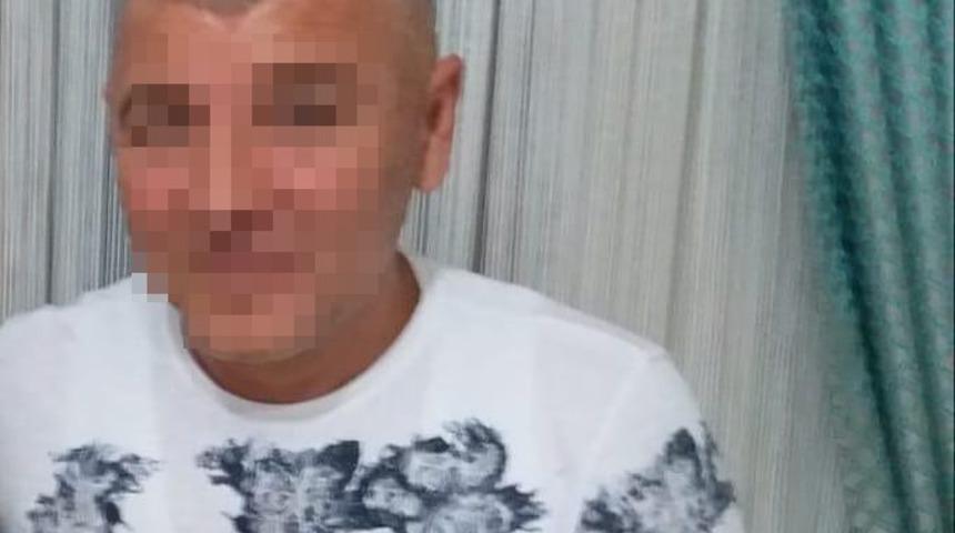 Misafirlikte iğren&ccedil; olay! 12 yaşındaki &ccedil;ocuğunu dudağından &ouml;pt&uuml;