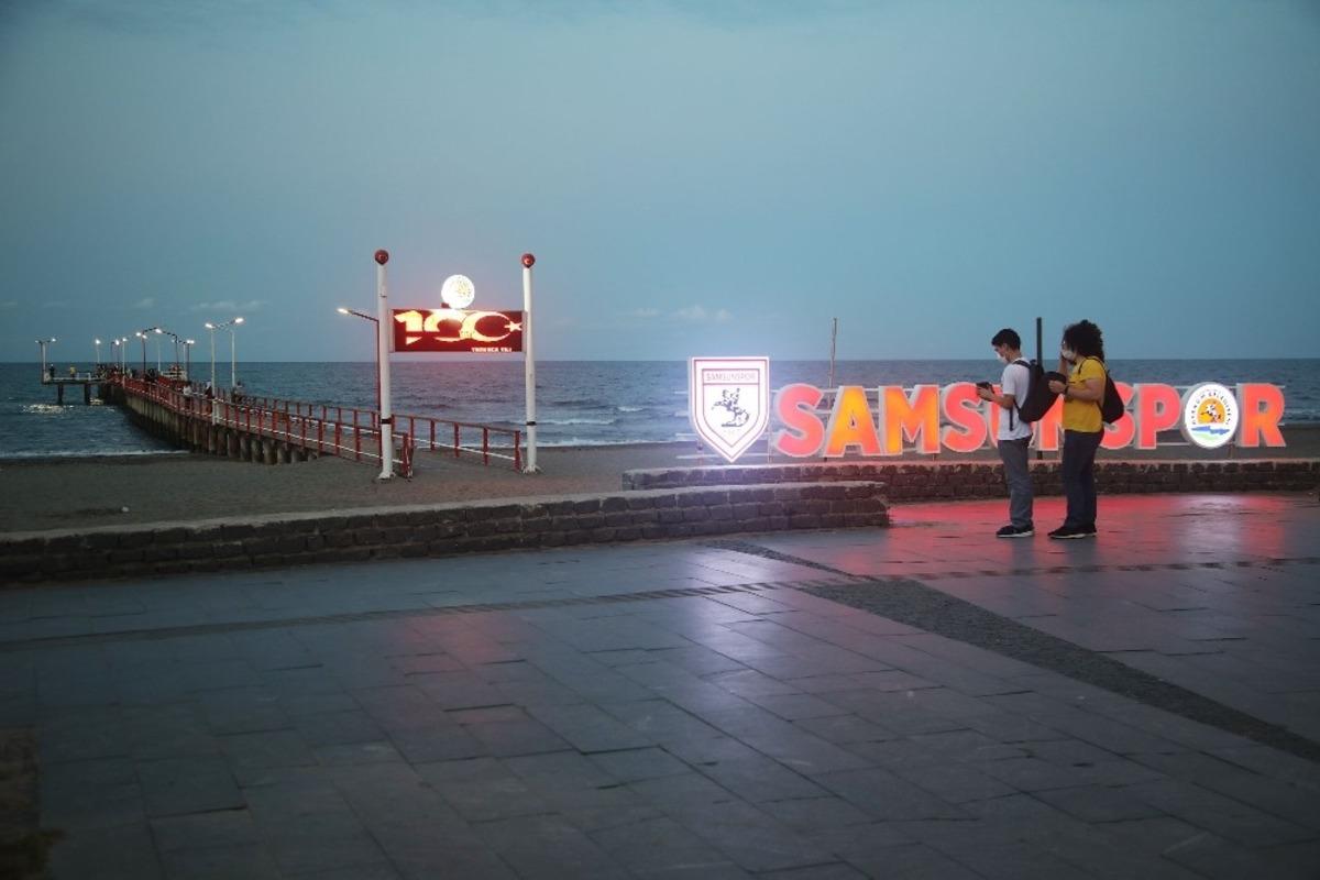 Halk İskelesi ışıl ışıl