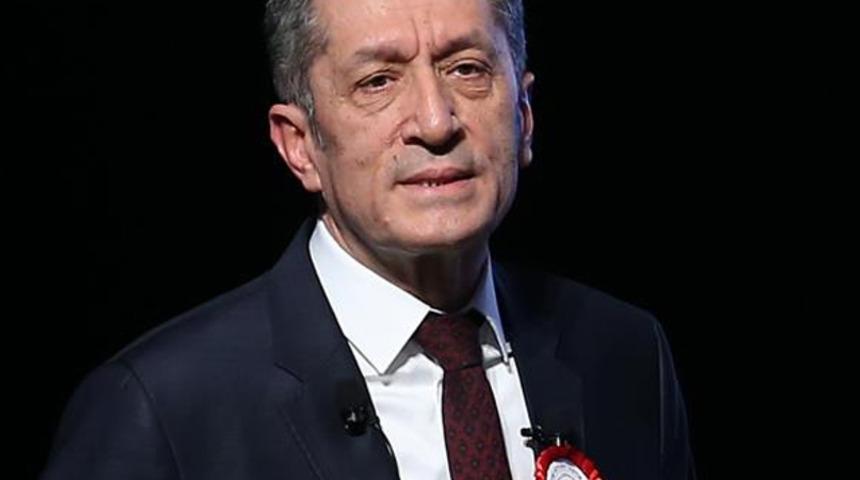Y&uuml;z y&uuml;ze eğitim genişliyor! Bakan Sel&ccedil;uk detayları a&ccedil;ıkladı