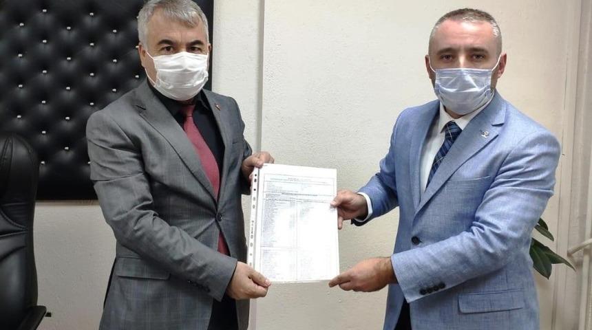 AK parti K&uuml;tahya Merkez İl&ccedil;e Başkan Fatih Oru&ccedil;, mazbatasını aldı