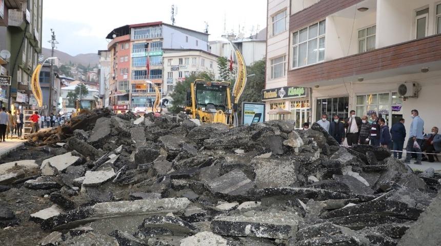 Cumhuriyet caddesinde asfalt hazırlıkları başladı