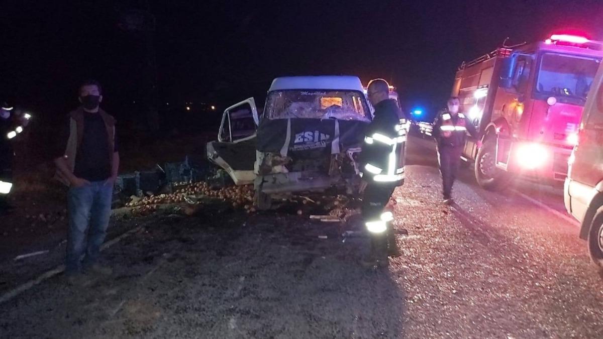 Sandıklı&rsquo;da trafik kazası: 2 yaralı