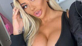 Chloe Ferry, ameliyattan sonra yeni göğüslerini hayranlarıyla paylaştı