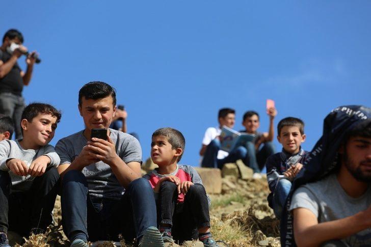 Köylülerin öğrencileri için GSM talebi G3