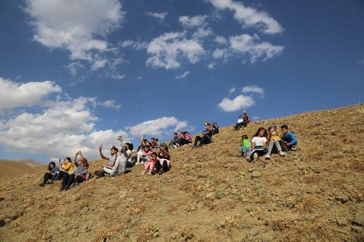 Köylülerin öğrencileri için GSM talebi G4