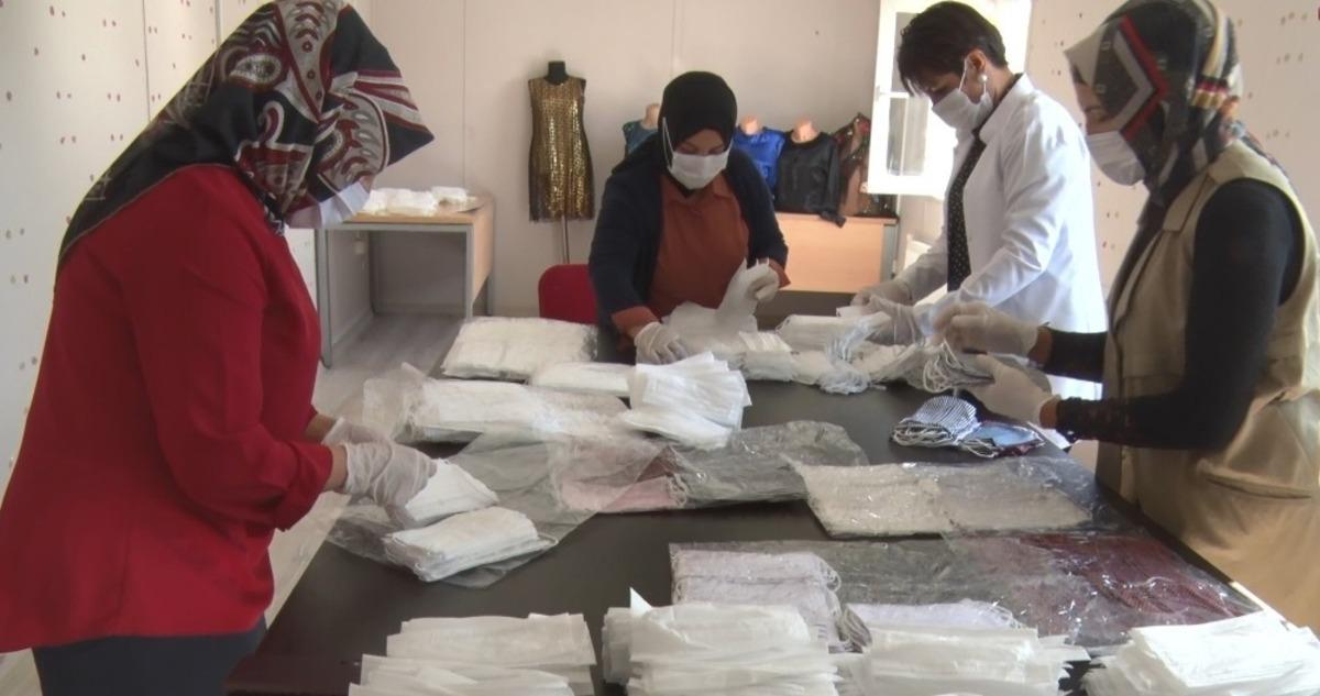 &Uuml;reten Kadıneli Derneğinden &uuml;cretsiz maske dağıtımı