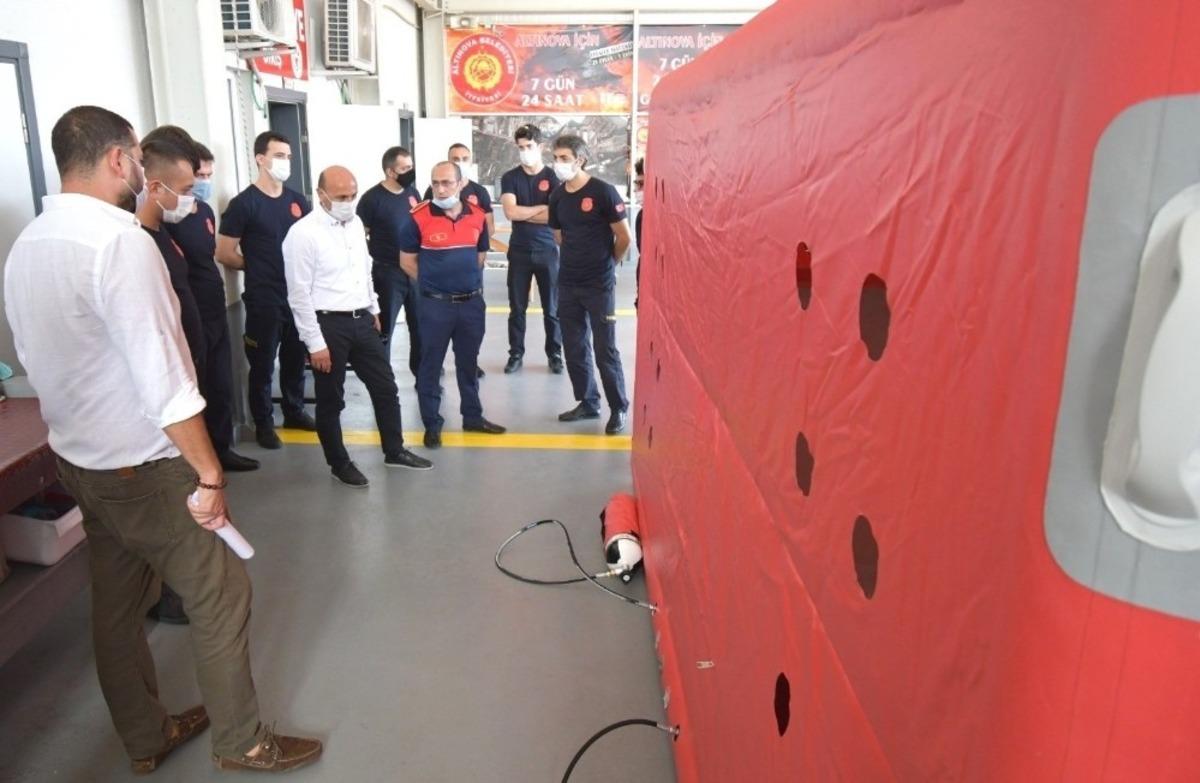 Atlama yatağını ilk deneyen itfaiyeciler oldu