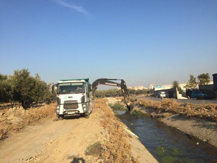 Manisa merkezde 9 kilometrelik dere temizlik çalışmasına başlandı G3