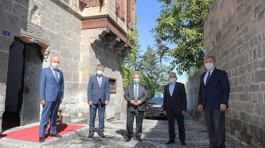 Başkan B&uuml;y&uuml;kkılı&ccedil;: "İstişarede hayır, birlikte bereket vardır"