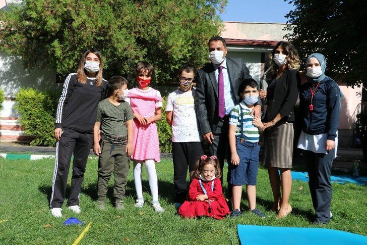 Özel çocuklar özel eğitim merkezinde terapi oluyor G2