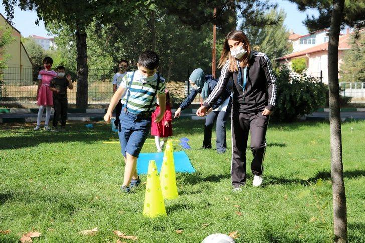 Özel çocuklar özel eğitim merkezinde terapi oluyor G4