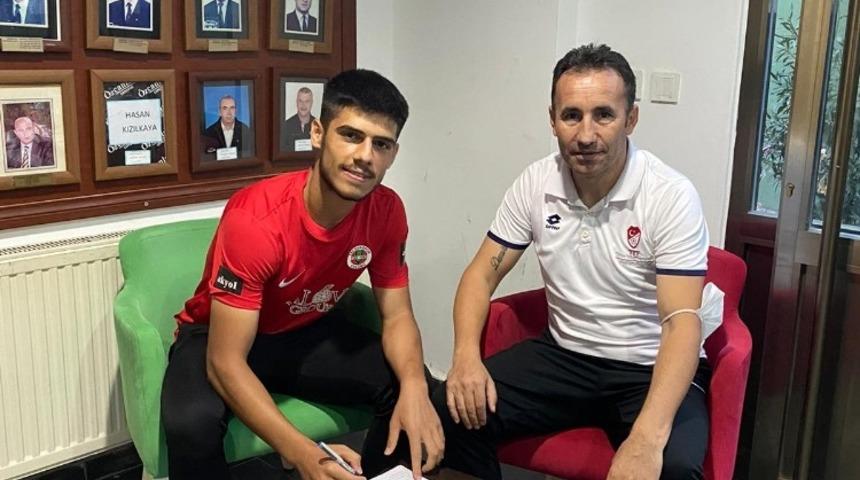 Yalovaspor transferin son g&uuml;n&uuml;nde 2 isimle anlaştı