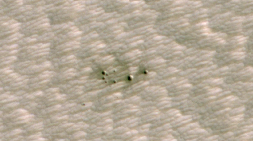 NASA yapay zeka tarafından keşfedilen Mars kraterinin görüntülerini paylaştı!