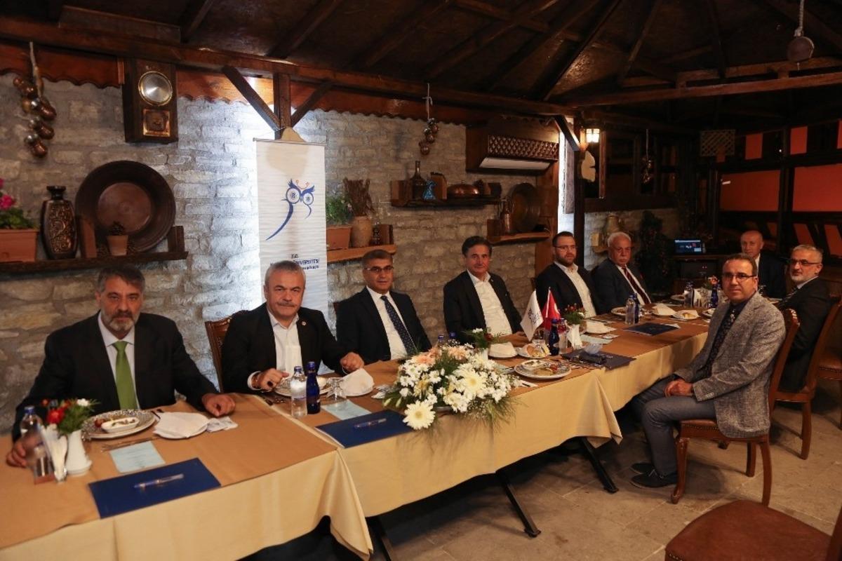 Karab&uuml;k&rsquo;te hedef Teknokent ile demir &ccedil;elik sekt&ouml;r&uuml;n&uuml; birleştirmek