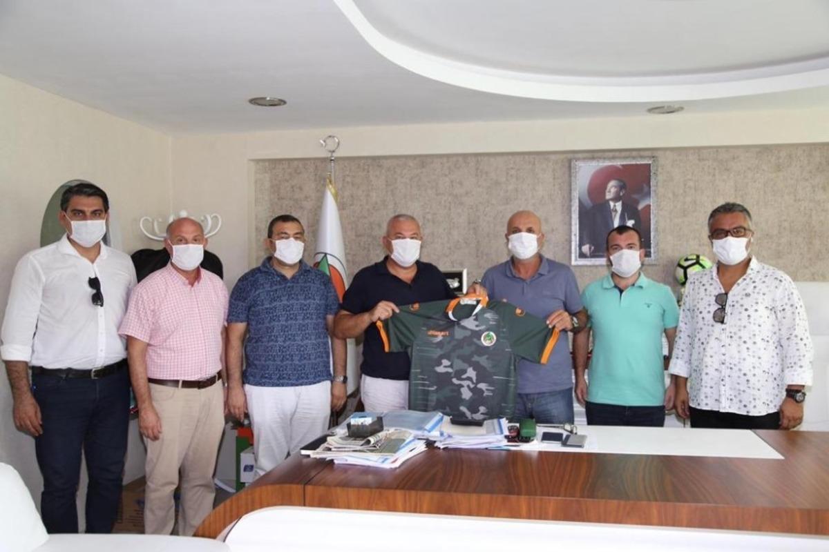Başkan Şahin&rsquo;den &Ccedil;avuşoğlu&rsquo;na tebrik ziyareti