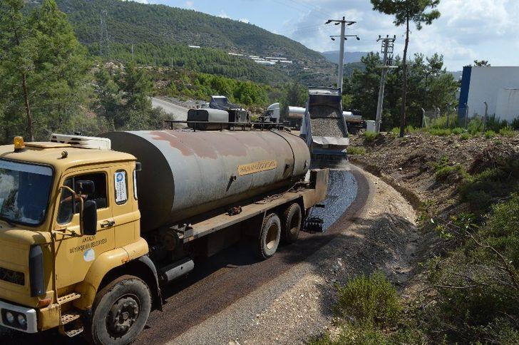 Alanya Demirtaş-Büyükpınar-Yeşilöz yolu asfaltlanıyor G4