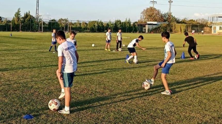 Yunusemre futbol altyapıda çalışmalar başladı