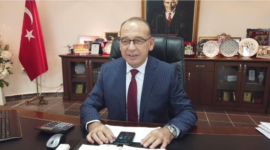 CHP&rsquo;li &Ouml;zel&rsquo;den, &lsquo;Gelecek seninle aydınlansın&rsquo; kampanyasına 8 tablet