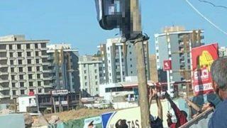 Dehşete düşüren olay! Tamir için çıktığı direkte akıma kapılan elektrikçi öldü