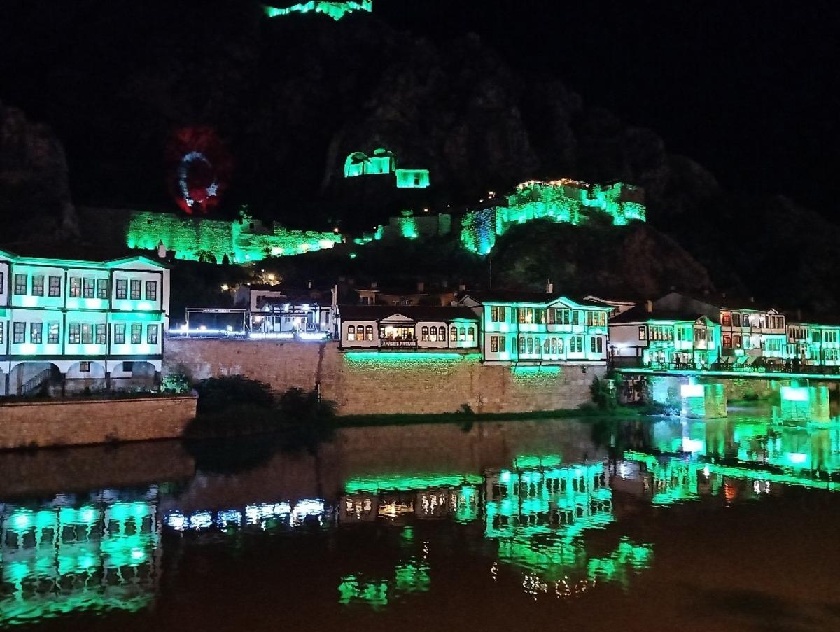 &rsquo;D&uuml;nya Serebral Palsi Farkındalık G&uuml;n&uuml;&rsquo;nde Amasya yeşile b&uuml;r&uuml;nd&uuml;