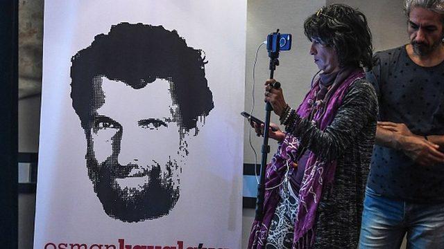 Raporda Osman Kavala'nın davasının muhaliflere yönelik caydırıcılık amacıyla uzatıldığı belirtiliyor