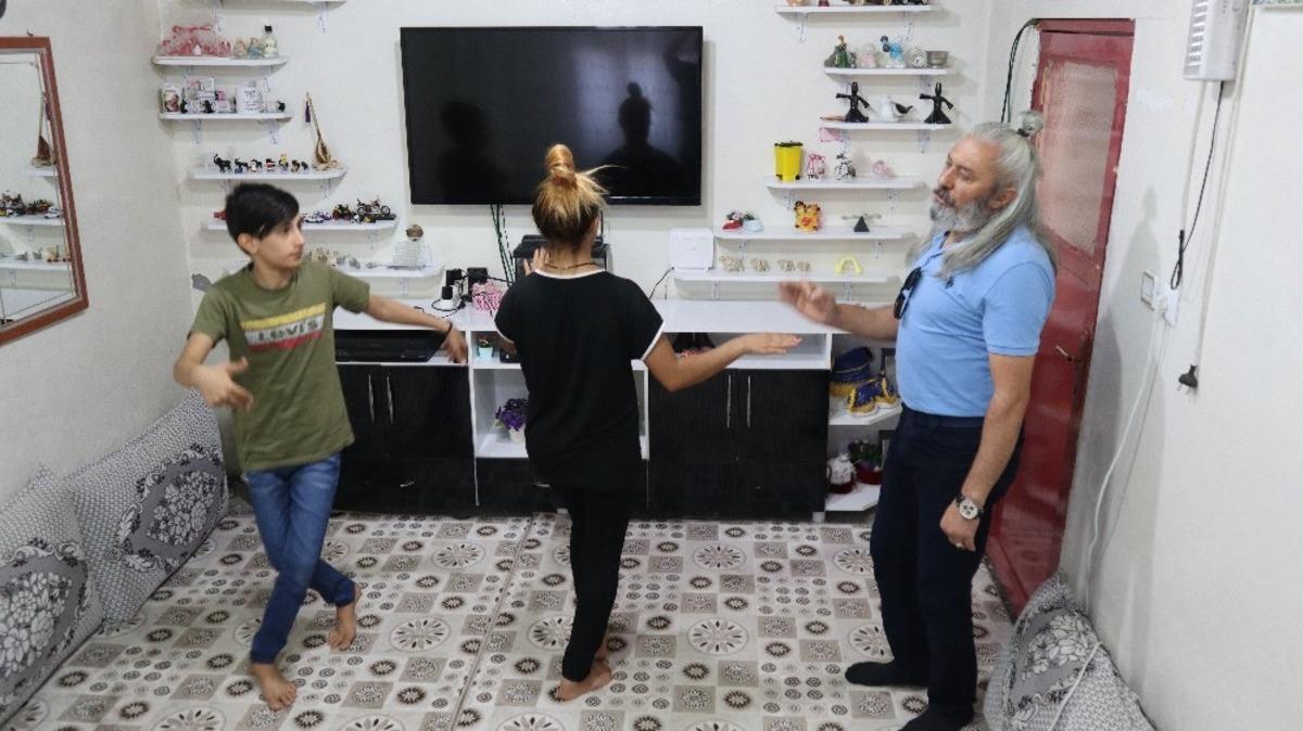 Uzaktan eğitimle vatandaşlara reyhani oyununu &ouml;ğretiyor