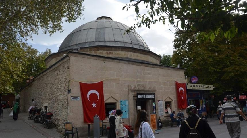 Hamamın kurşun kaplamalarını &ccedil;alan ş&uuml;pheliler yakalandı