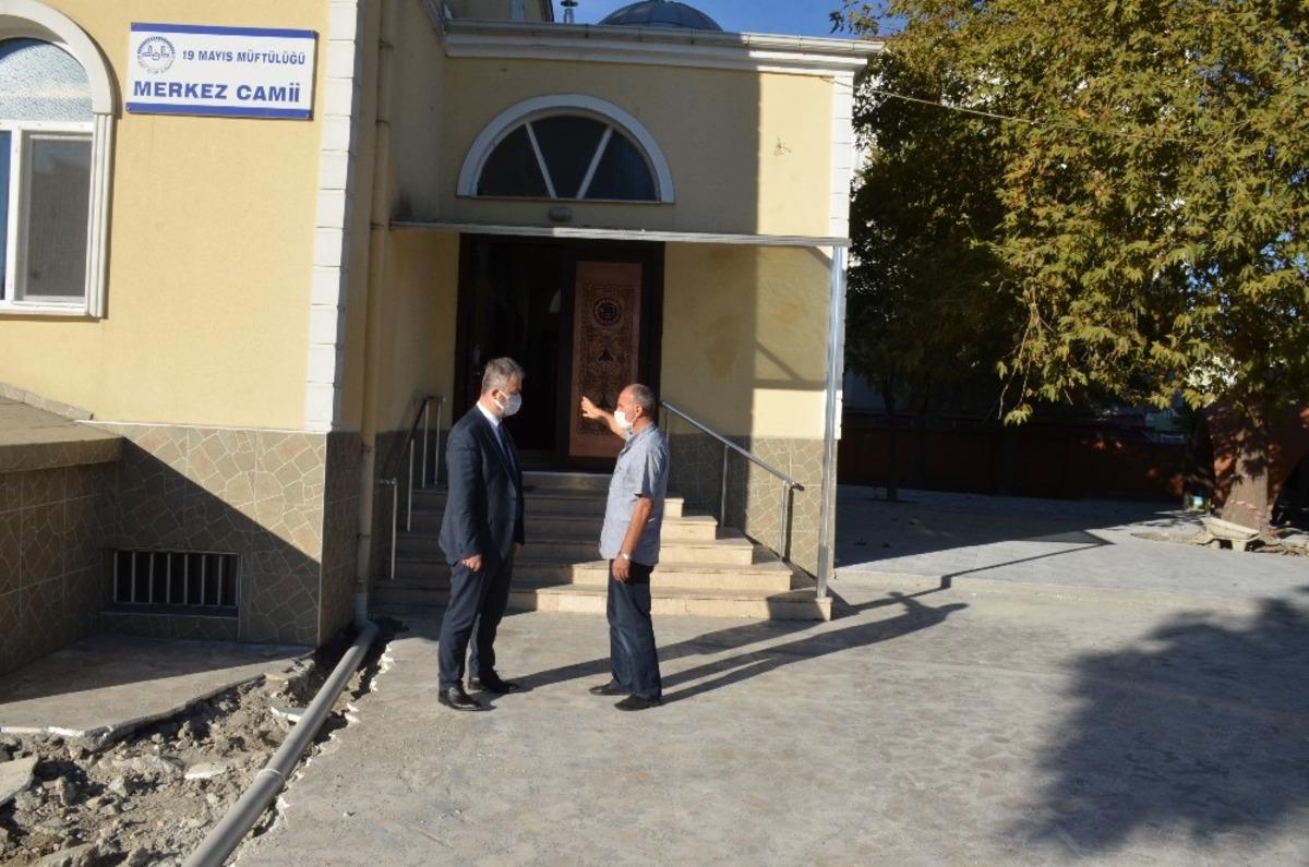 19 Mayıs Belediyesi&rsquo;nden &lsquo;Merkez Camisi&rsquo;ne &ccedil;evre d&uuml;zenlemesi