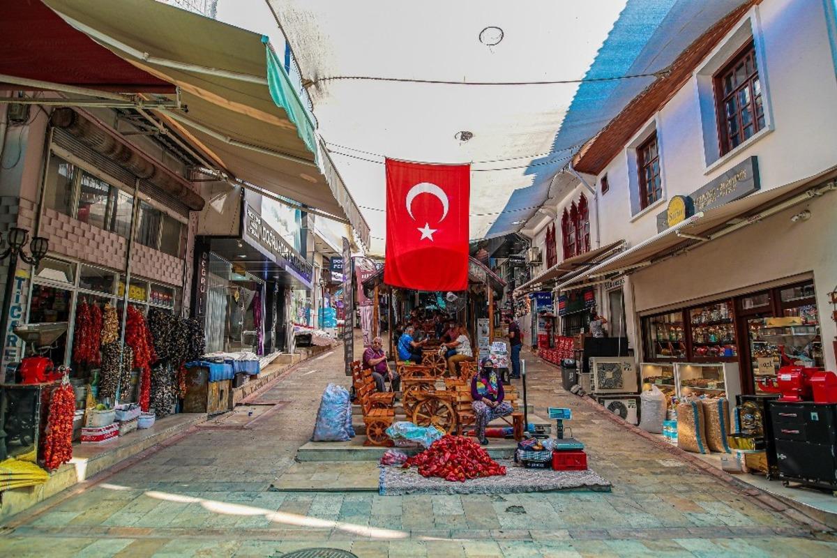 800 yıllık tarihi &ccedil;arşıya B&uuml;y&uuml;kşehir eli değiyor