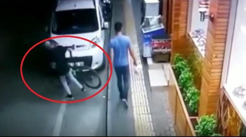 Bisiklet hırsızı kameradan kaçamadı! O içerideyken...