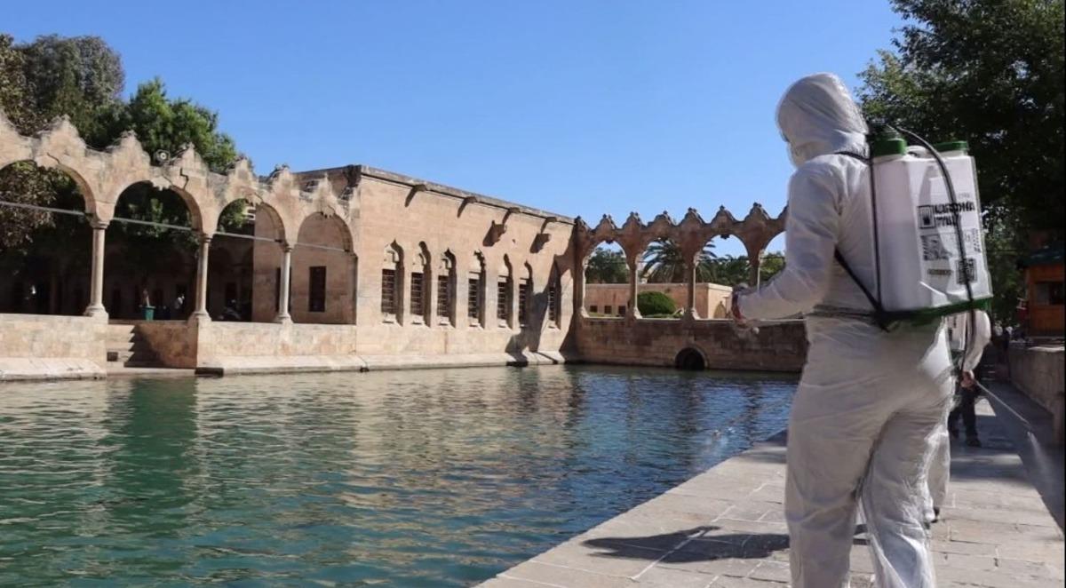 Şanlıurfa&rsquo;da tarihi mekanlar dezenfekte edildi