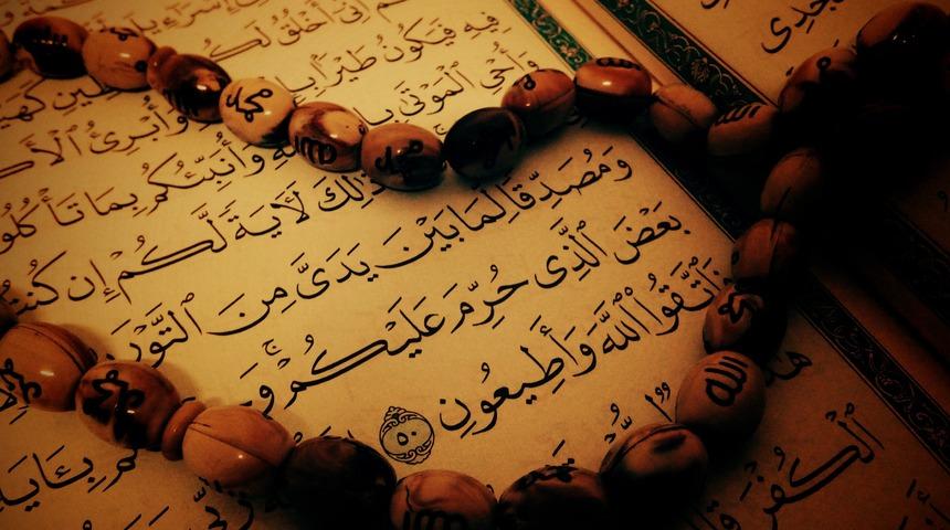 Alak suresi okunuşu: Alak suresi Arapça yazılışı ve Türkçe anlamı ile meali, tefsiri, faziletleri