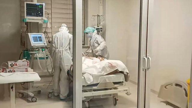 Sağlık çalışanlarından ibretlik sözler: ’Ne olur beni artık uyutun, dayanamıyorum’ diyen hastalarımız var