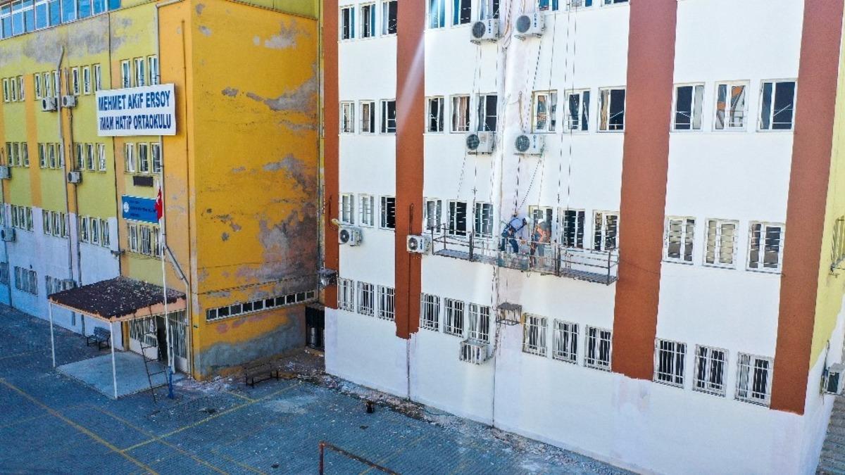 Erdemli Belediyesi, okullara desteğini s&uuml;rd&uuml;r&uuml;yor