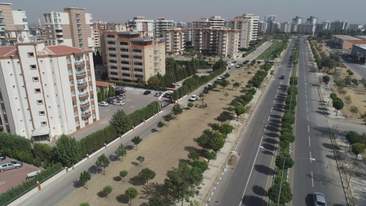 Manisa&rsquo;da yeşil alan &ccedil;alışmaları devam ediyor