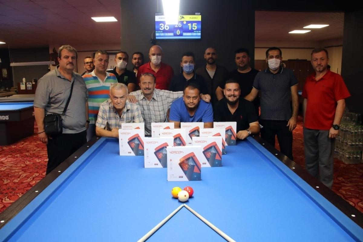 D&uuml;zceli Bilardoculardan &ouml;rnek davranış