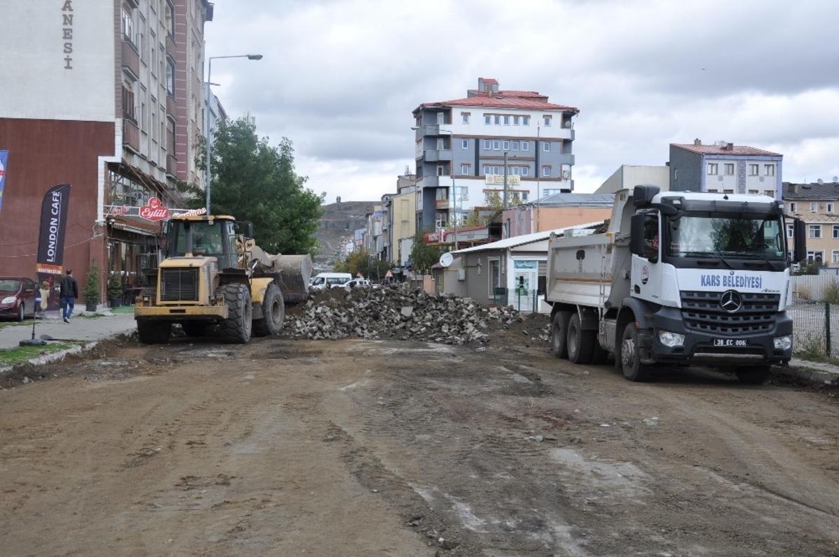 Vali, Belediye Başkanı T&uuml;rker &Ouml;ks&uuml;z hızlı başladı